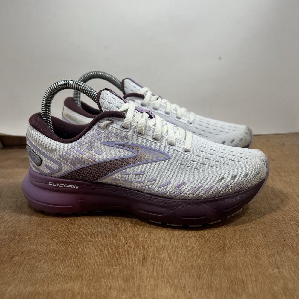 Brooks Women's Athletic Shoes - White and Purple